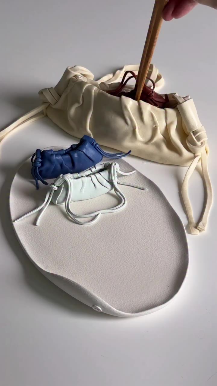What’s in my ölend dumpling bag? 🥟 @olend_backpacks