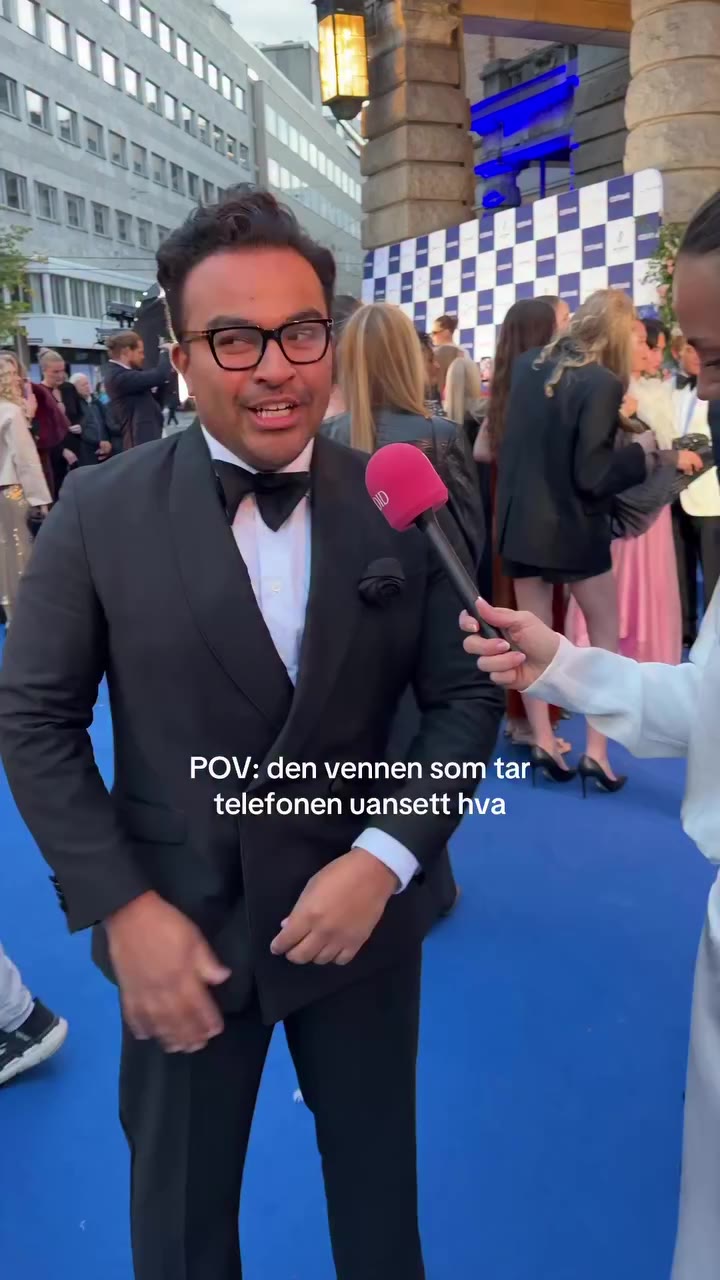 A true friend @sebastiansolberg 🤝 #CostumeAwards