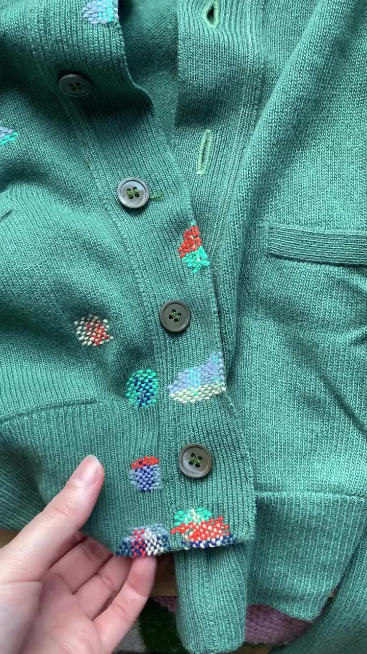 A wee video update for Sophie’s cardigan. I will compile these posts into a…