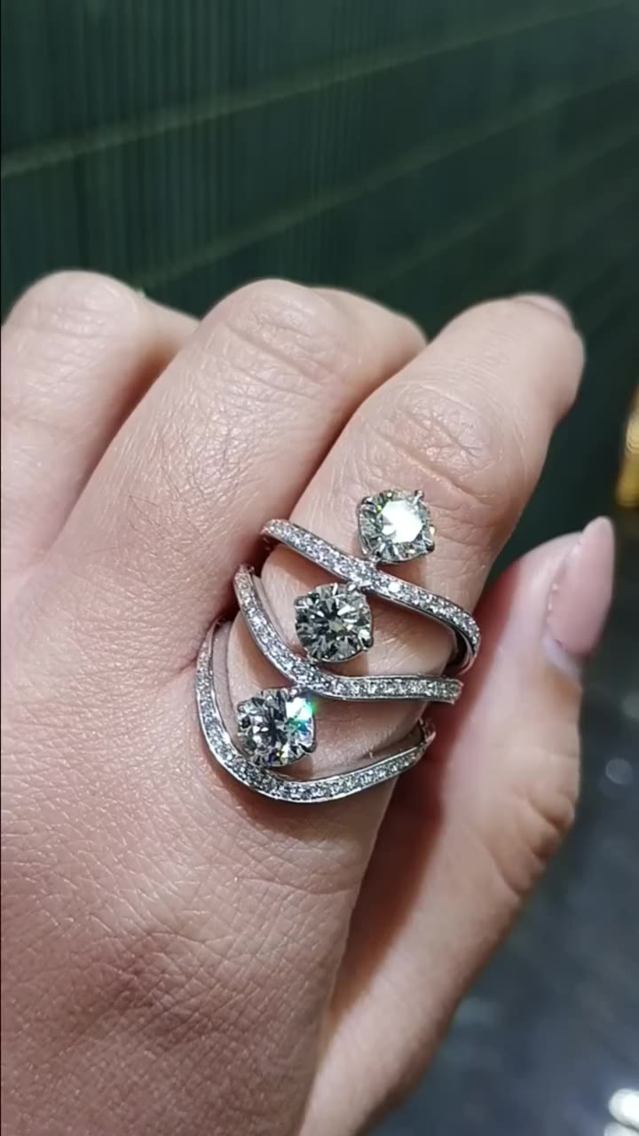 Three-stone curved set 0.70 carat each | J VVS-SI | GIA Enjoy exclusive offers…