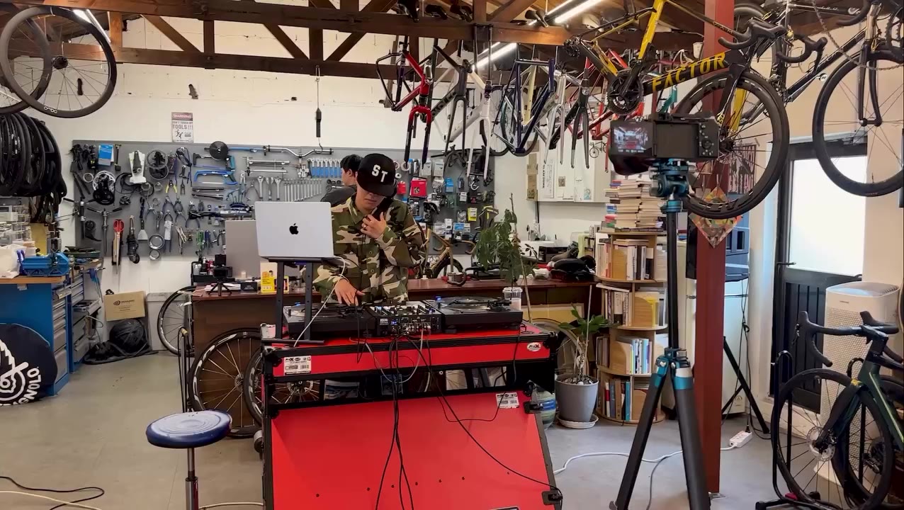 STANCE MIX VOL.25 X DJ @lilc_world 안녕하세요. 스텐스입니다. ‘서울 바이크샵 라디오 / STANCE MIX…