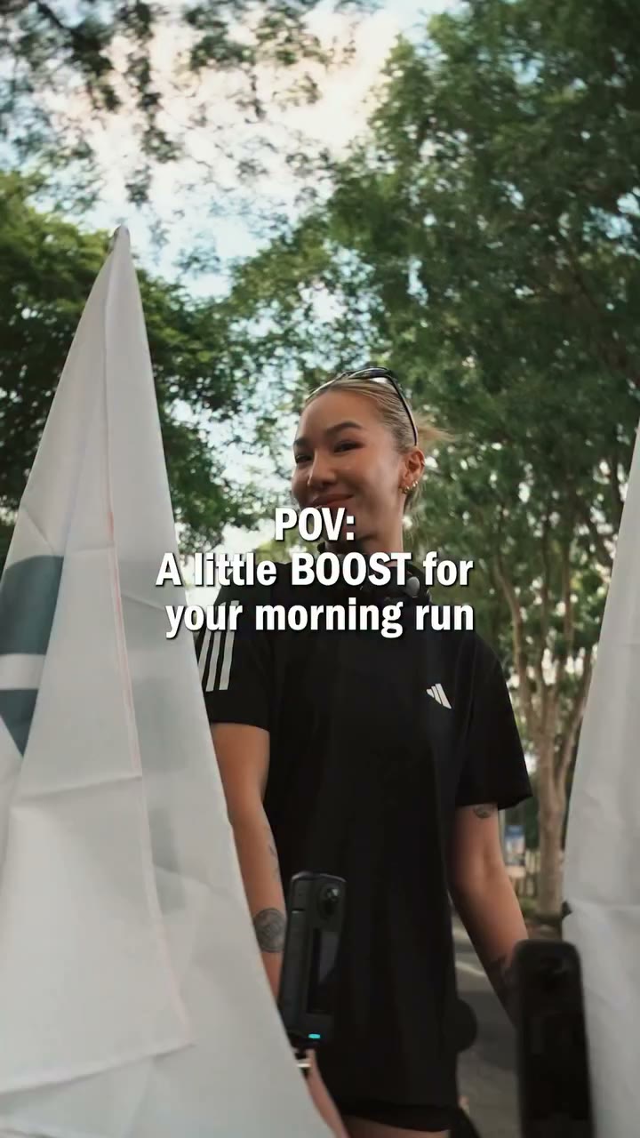 Who says you can’t have fun while running 🎧🏃‍♂️ Cop the #HYPERBOOST Edge…