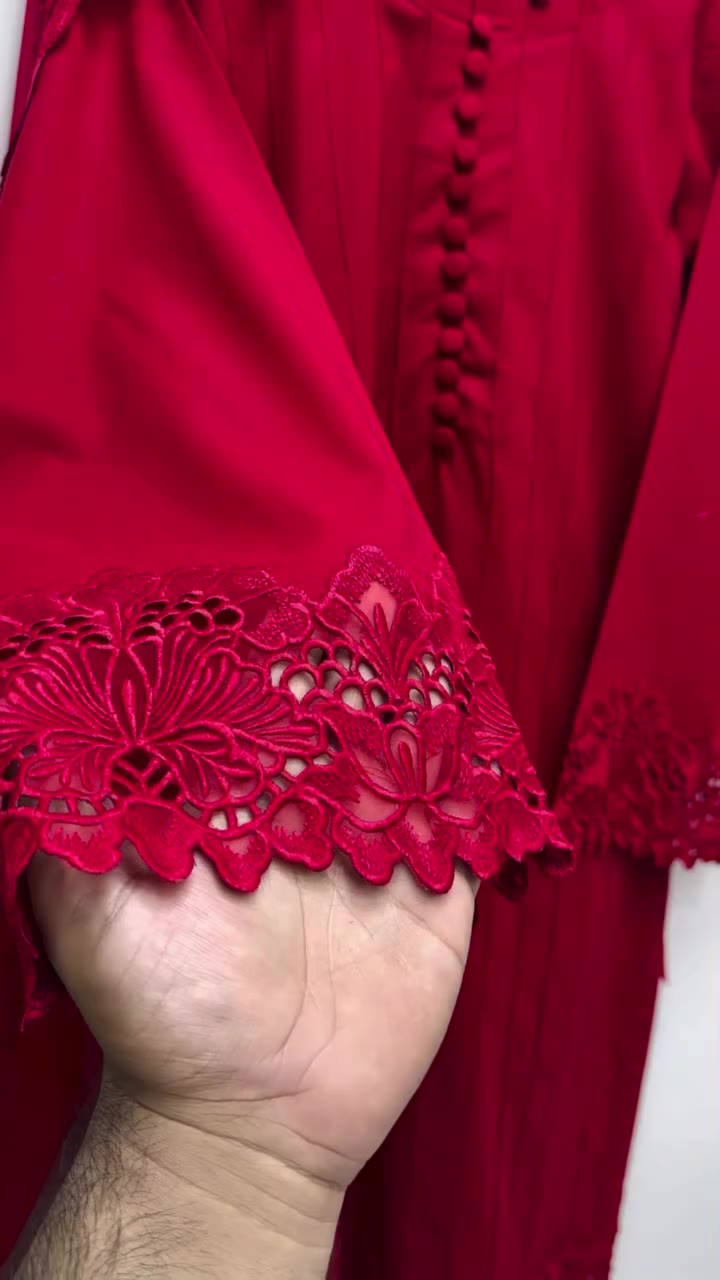 RANIA — 2-Piece Embroidered Linen Ensemble A statement of timeless elegance…