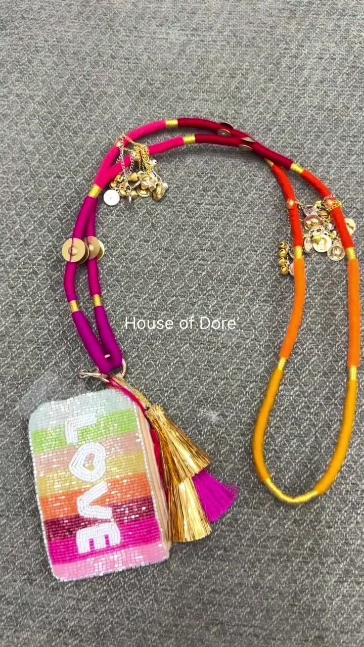 A little desi charm, a lot of colour & a whole lot of festive magic ✨🌸…