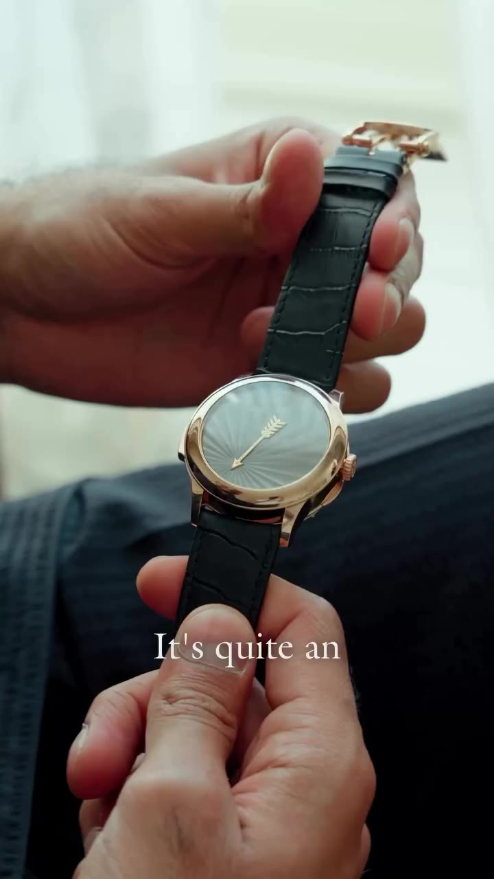A watch that hides the time? 🤔 @l.leroy1785 new VOX TEMPORIS shows only the…