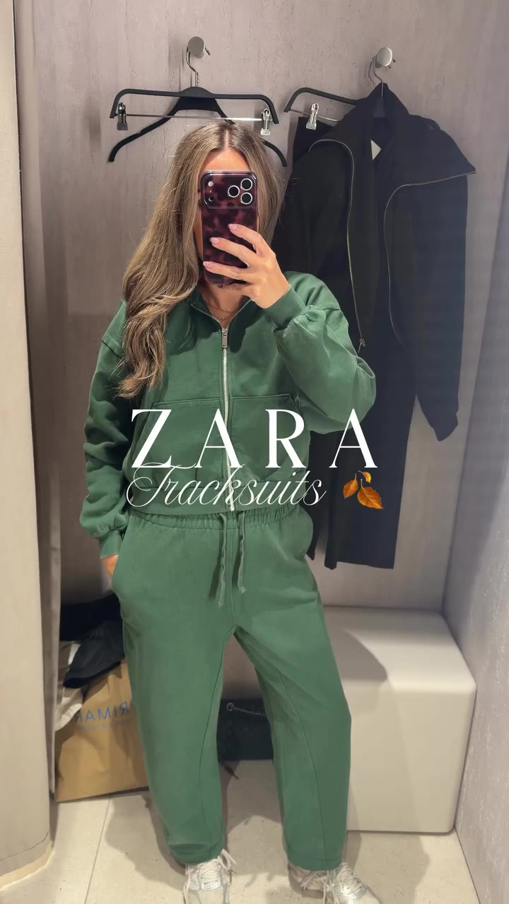 How perfect are these tracksuits for this autumn transitional weather 🍂…