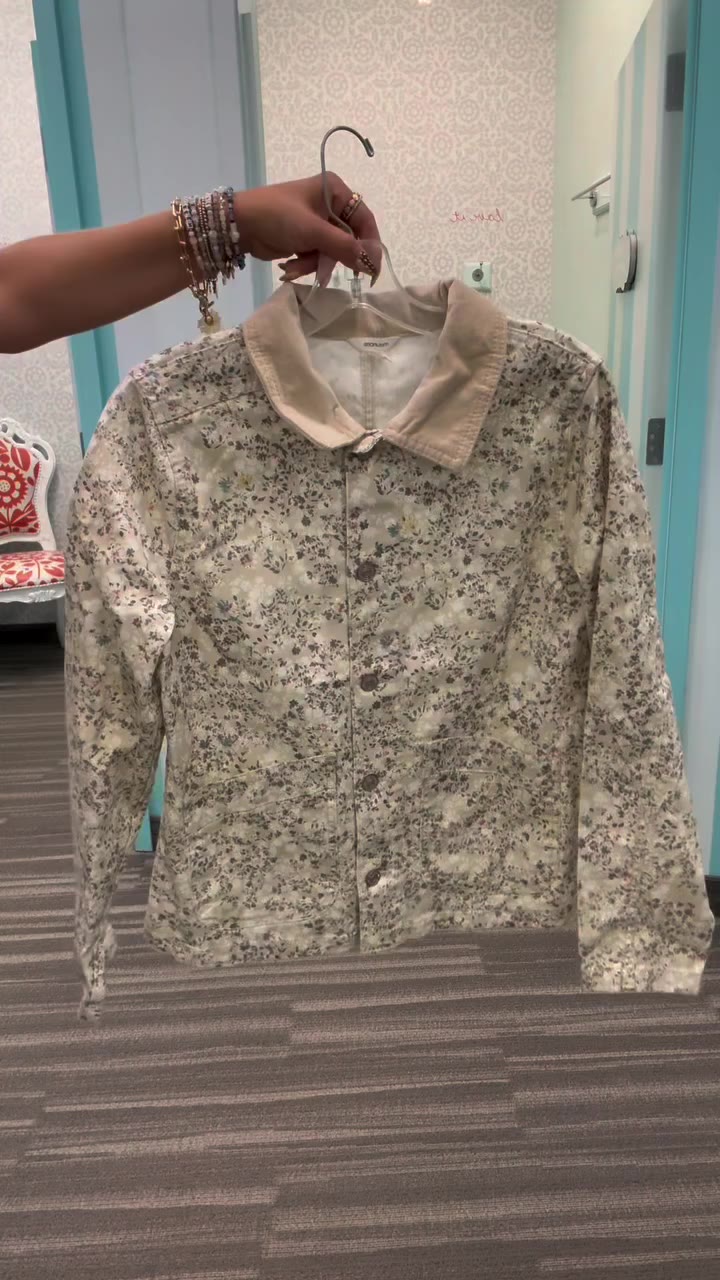 Once again, barn jackets are THE fall style staple. #discovermaurices 🎥|…