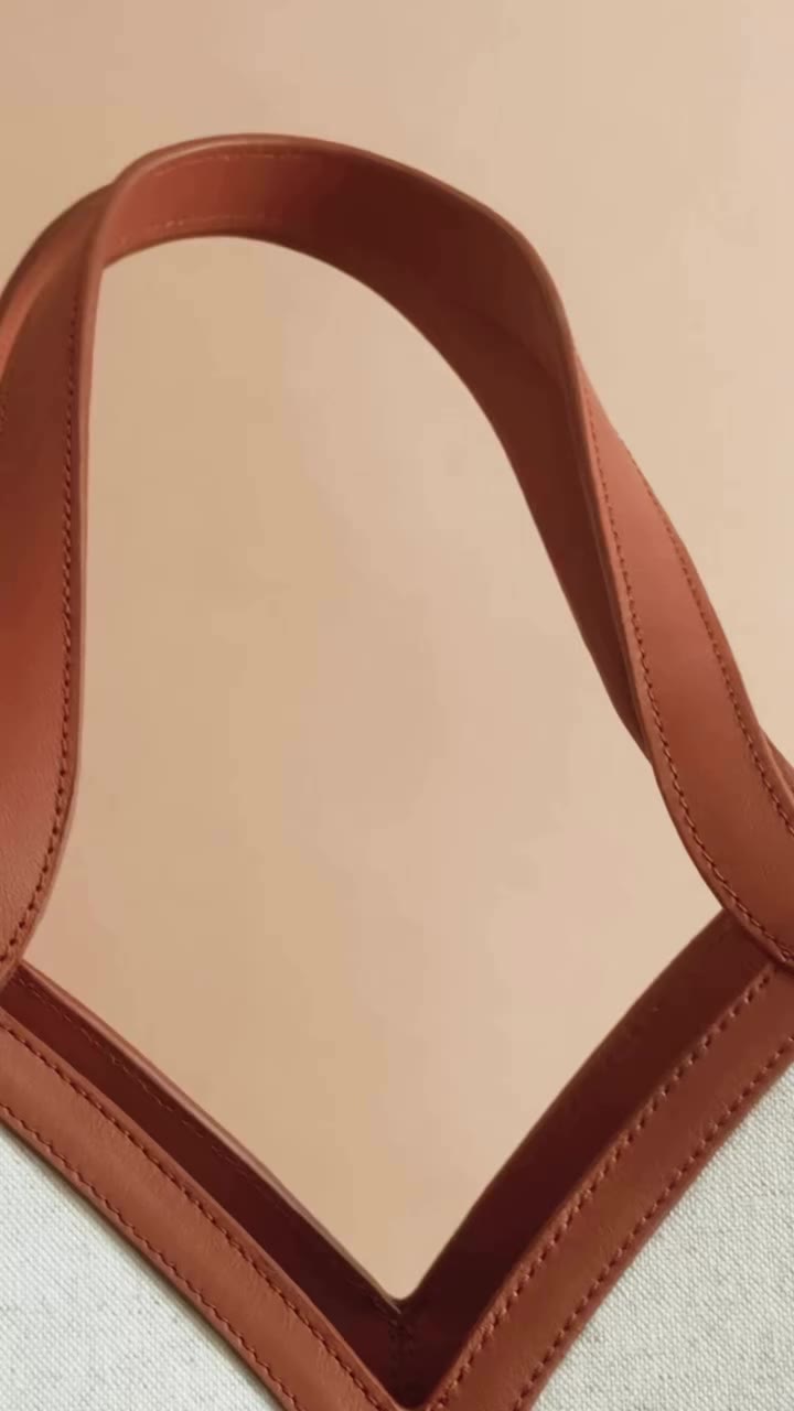Discover our Gaia Linen collection: where timeless leather meets the natural…