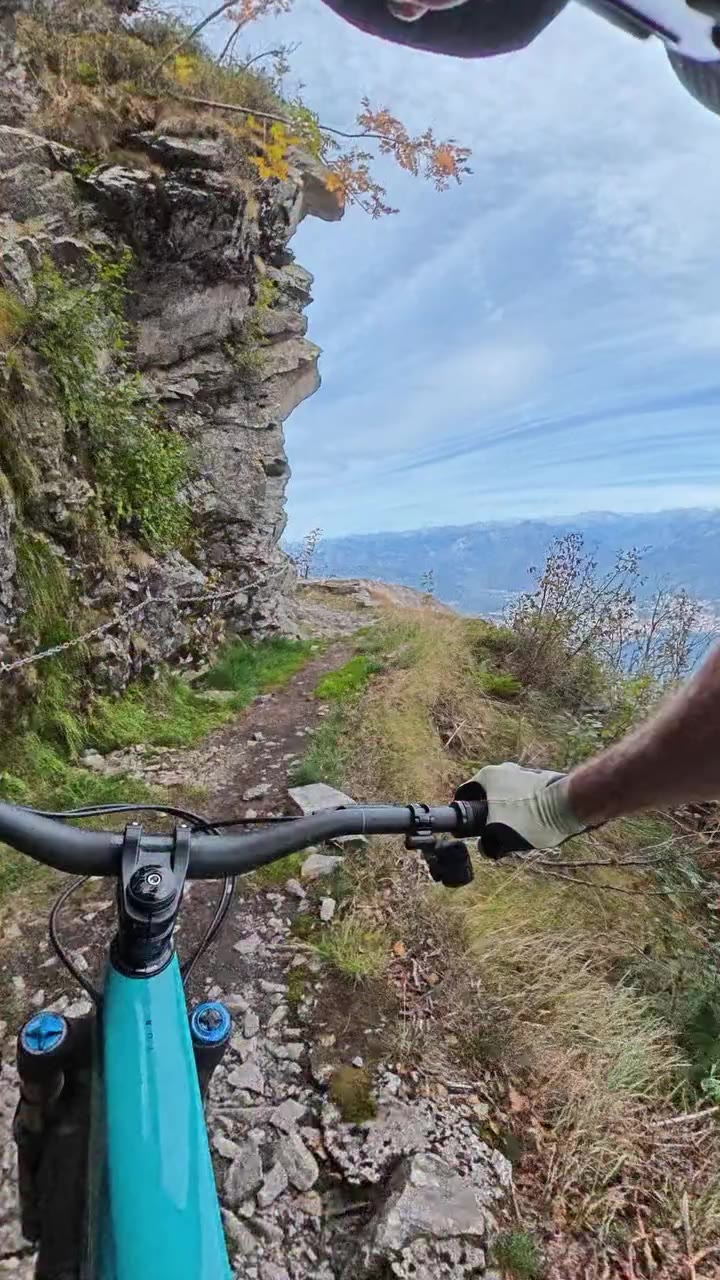 Yeti MT in its playground in the Swiss 🇨🇭mountains 👌 #mountainbike