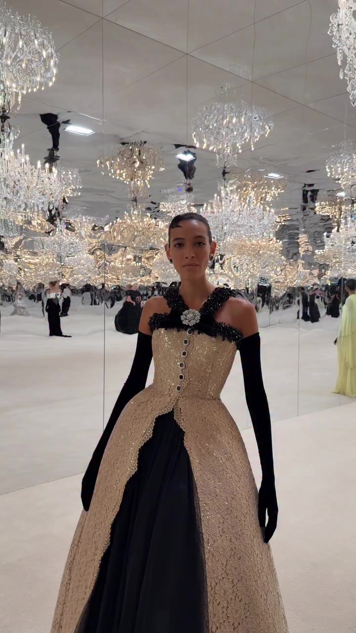 This, Madame, is @richardquinn 🏰 @nourrizkofficial