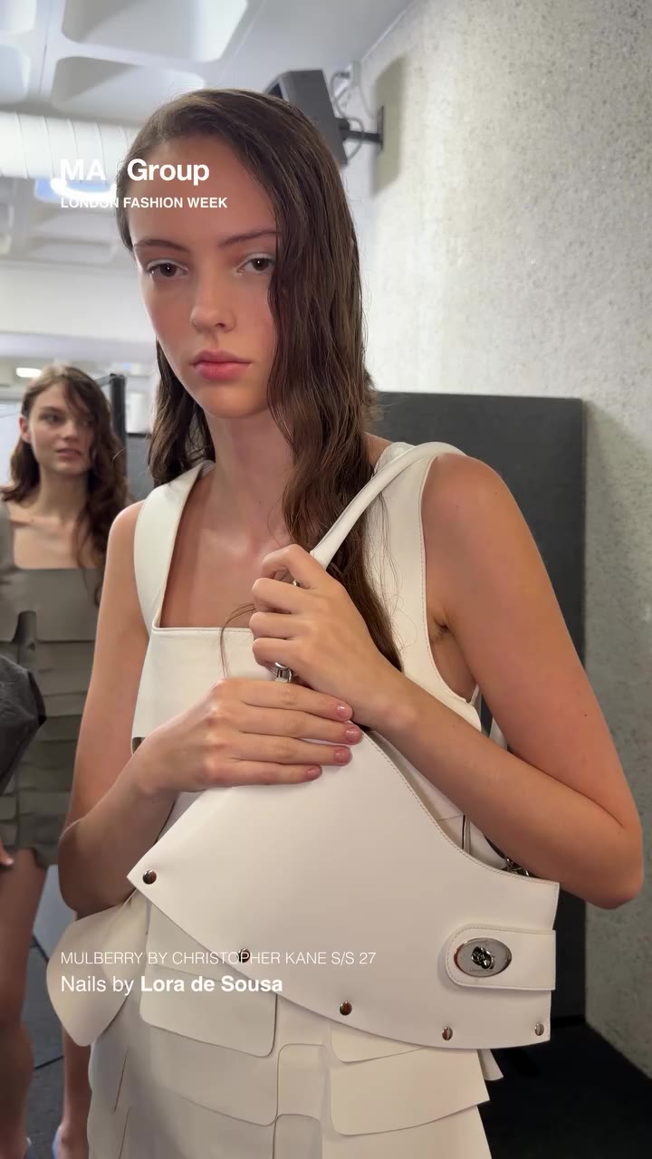 Backstage at Mulberry by Christopher Kane S/S 27 Nails by @loradesousa