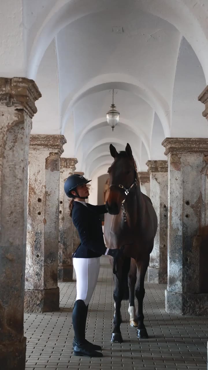 Elegance in every detail. Confidence in every round. The Lauren Navy Emblem…