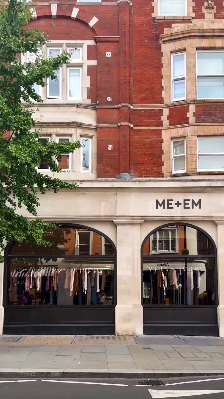 Perfectly cut trousers, now + later layers and modern event solutions: just a…