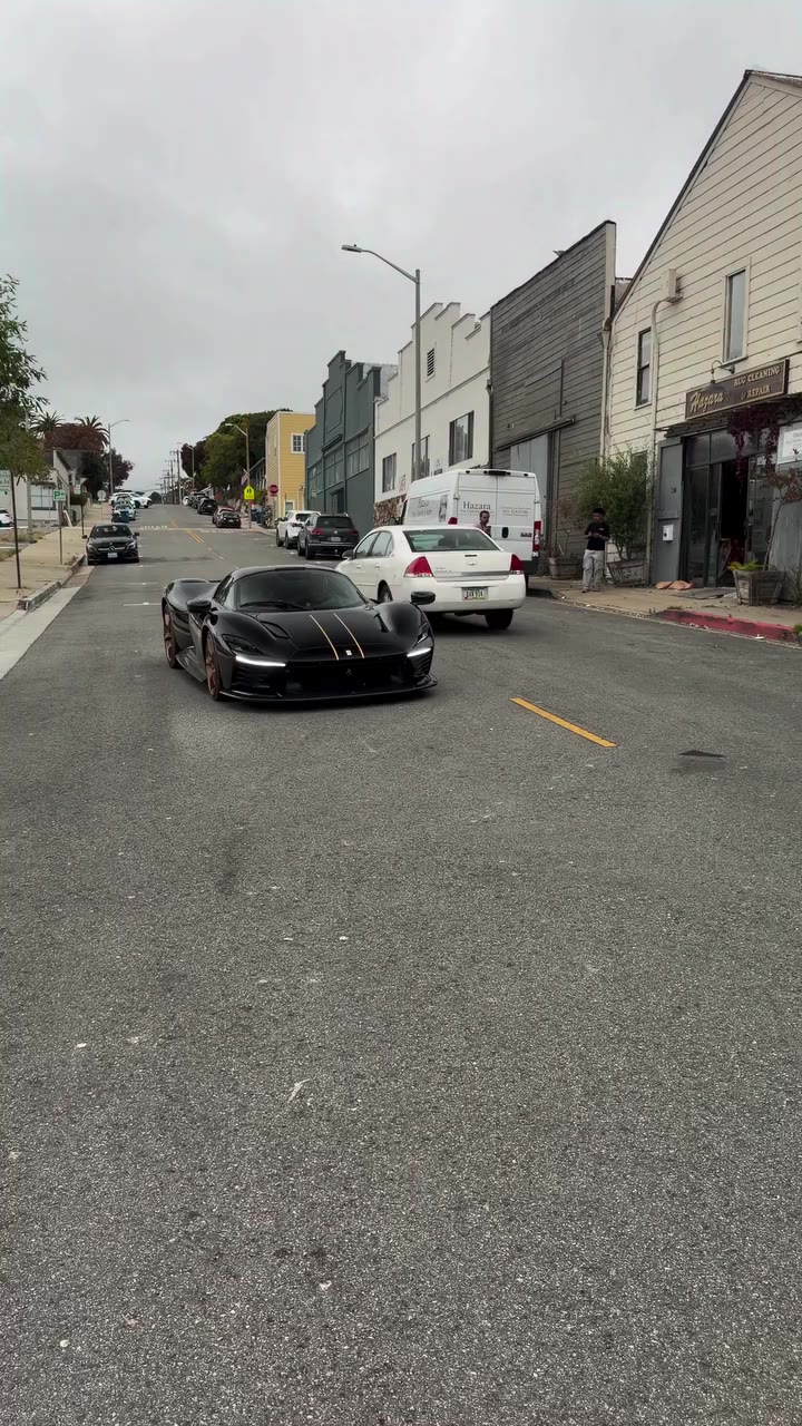 Tailormade Sp3 in Nero and Gold in Monterey #daytonasp3 #ferrari #tailormade…