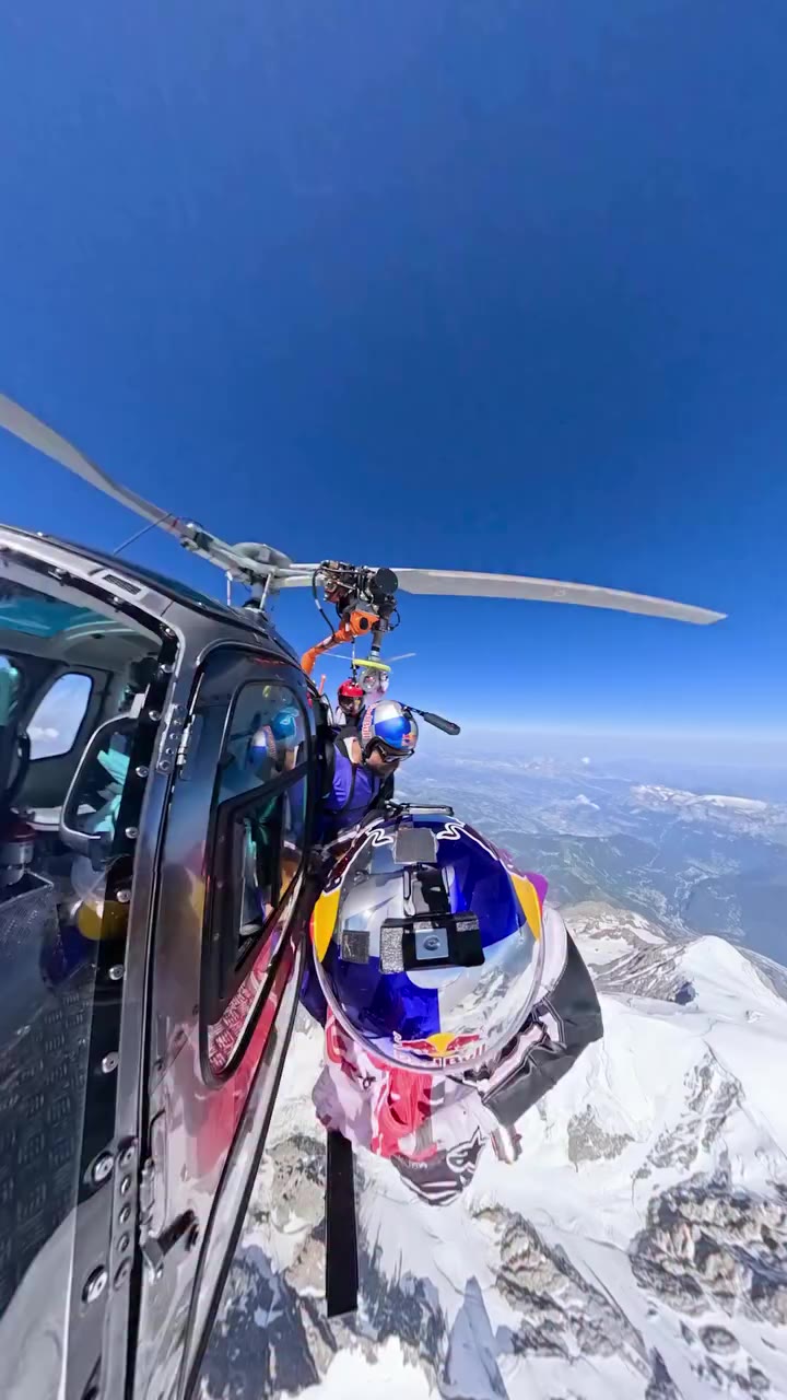 One line. 10 pilots. Two years of preparation. 7.5 km above the Chamonix…