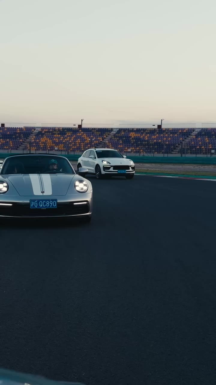 Cuando cientos de Porsche se reúnen en un mismo lugar, el resultado es un…