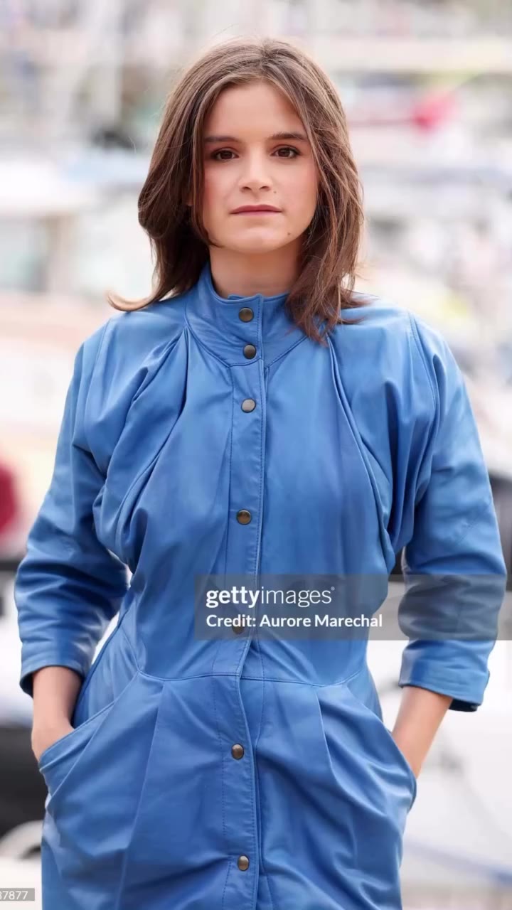 Très heureuse d’avoir habillé @jemappellebleue pour le festival de La Rochelle…