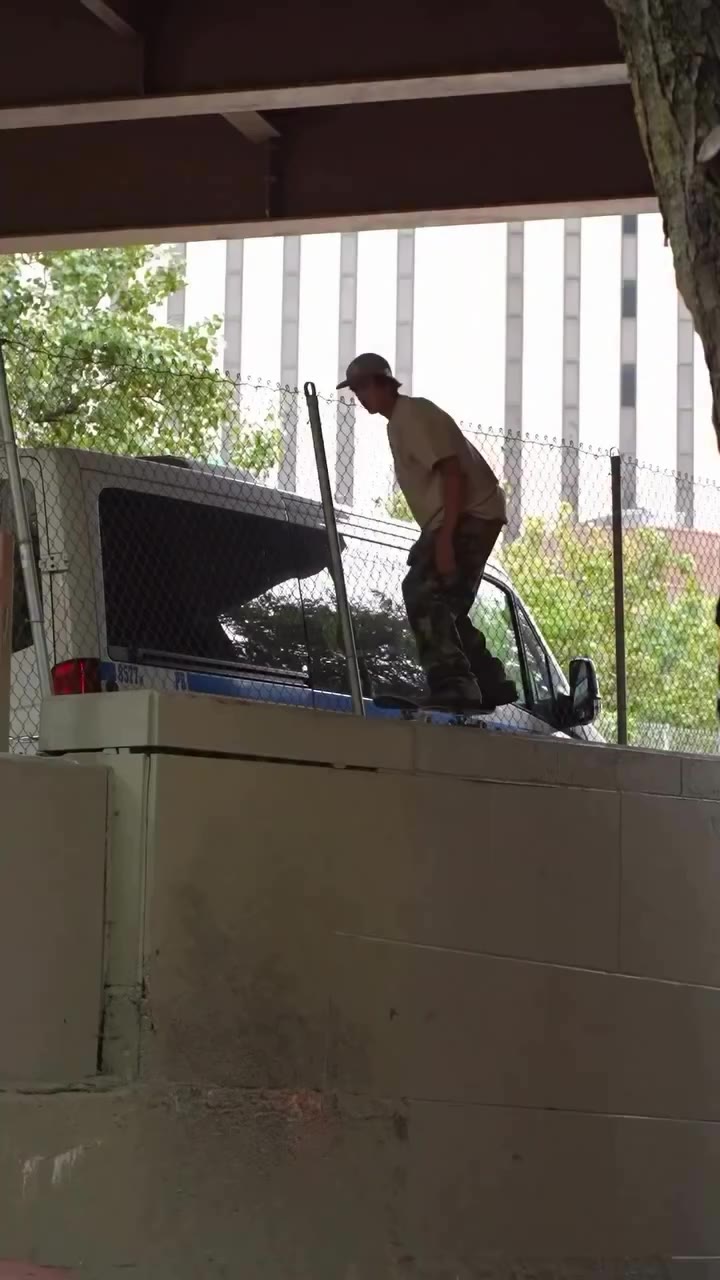 Kickflip off the top ropes in NYC 🗽 @ryandecenzo