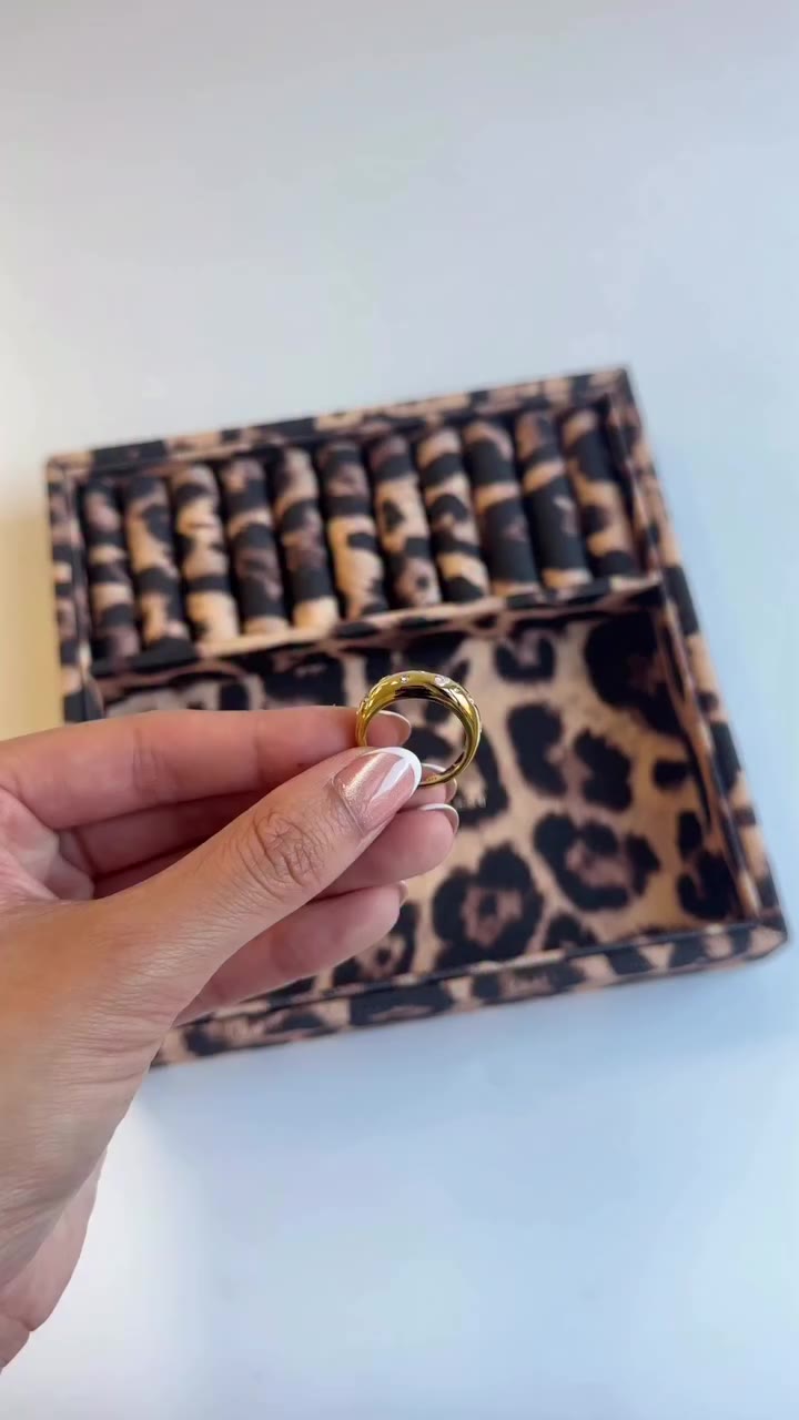 Your jewellery deserves a pretty place to live ✨ Meet our new jewellery tray…