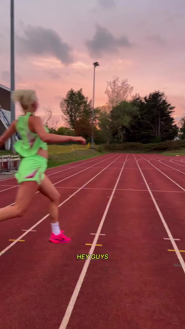 Track night with the girls @sunnierunners 💫 The countdown to @nikelondon…