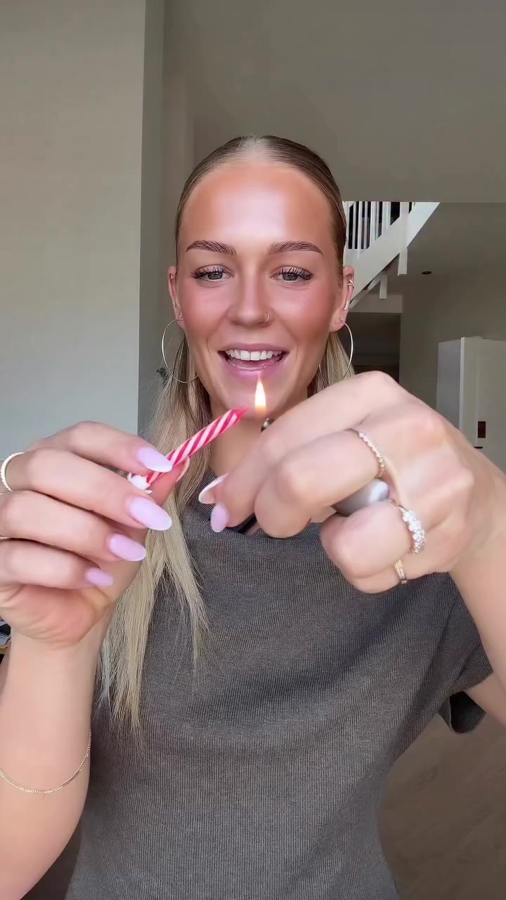 Happy anniversary to me🥳 (Oudere video)