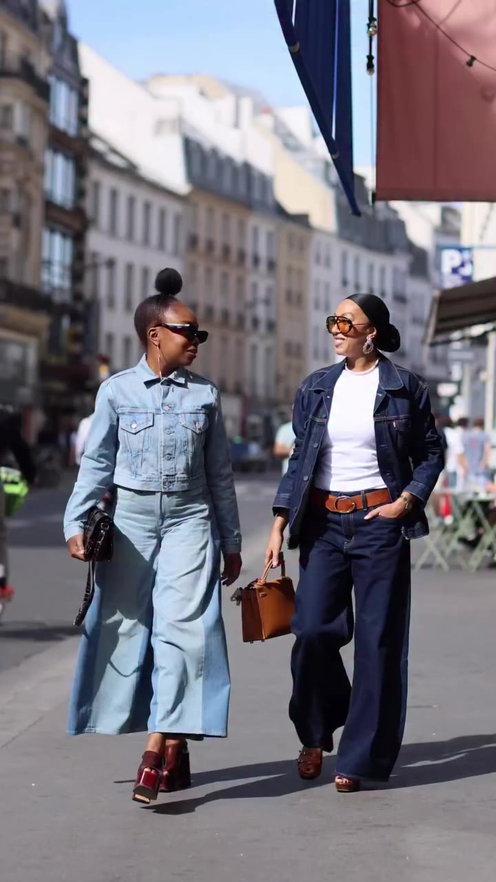 2 @levisparis girls @blackbeautybag and @lemonde2siam in vintage vibes and 👖…