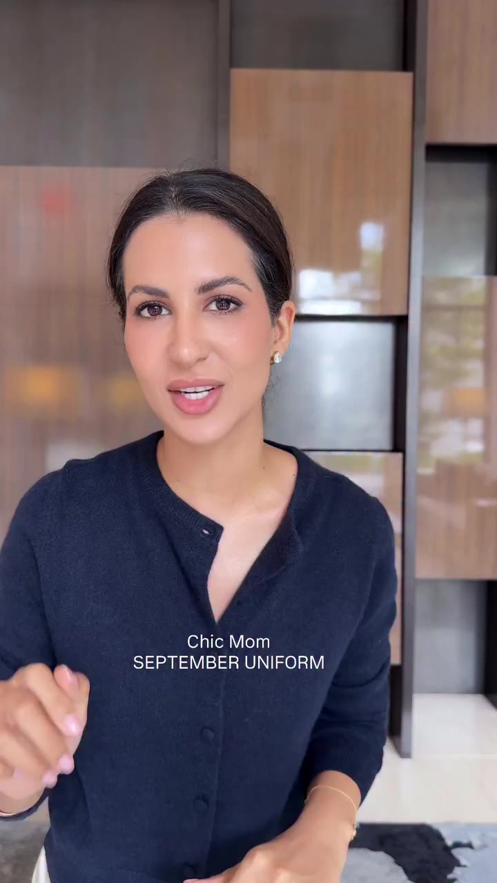 Chic mom September staples 💙 As a stylist, I’ve been getting so many requests…