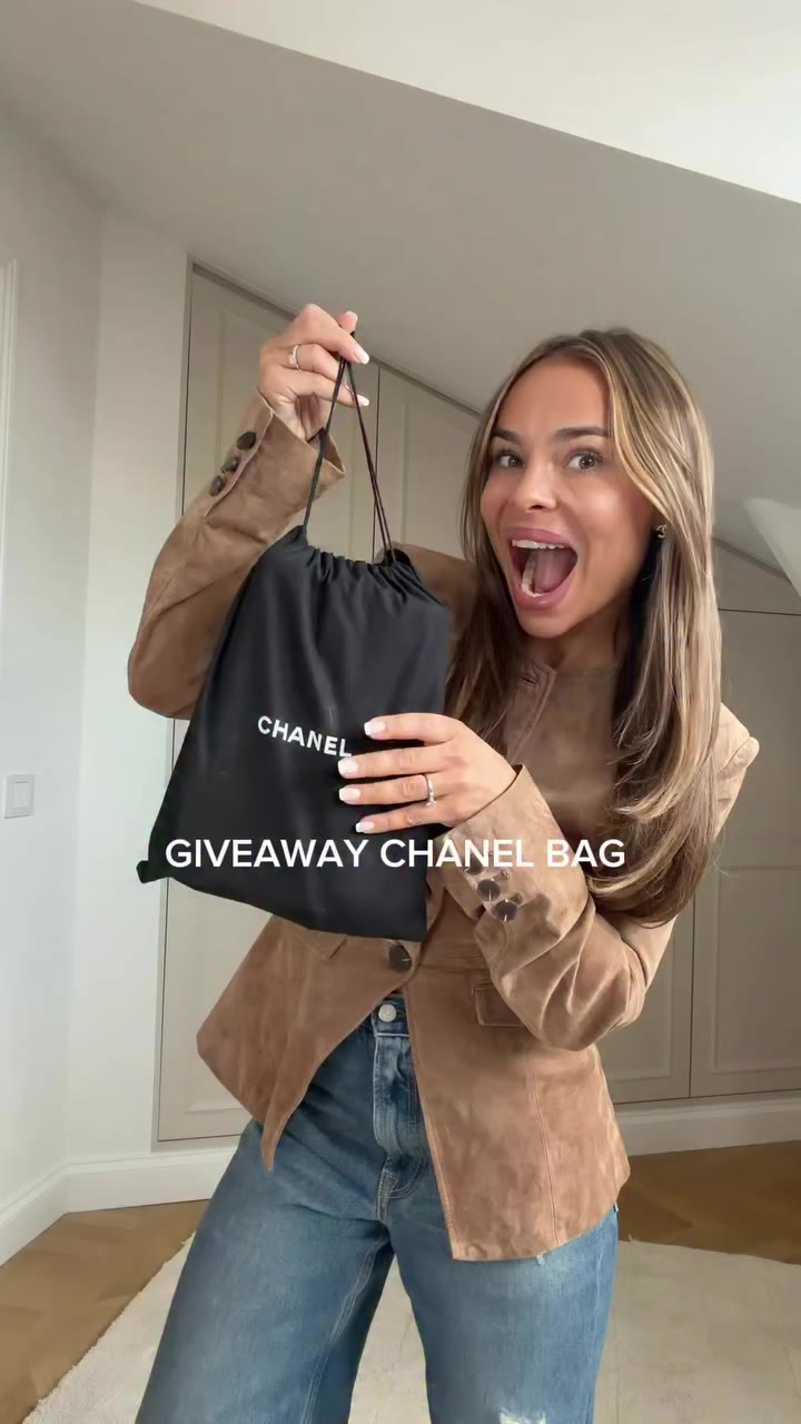 TÄVLING - CHANEL VÄSKA 👜 Reklam: @villoid.se finns äntligen i Sverige och för…