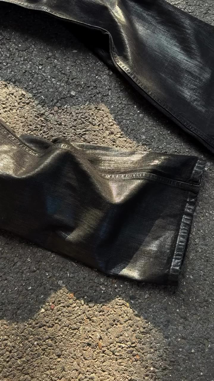 「Luster」 hand brushed black coating jeans Perfectly re-imagined “Dior…