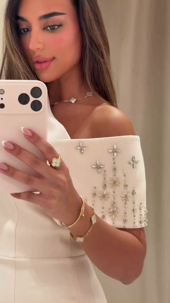 ⁨ New collection ‪@giziakw‬ ✨ قطع الكولكشن الجديد مميزه لمناسباتكم 🤍⁩