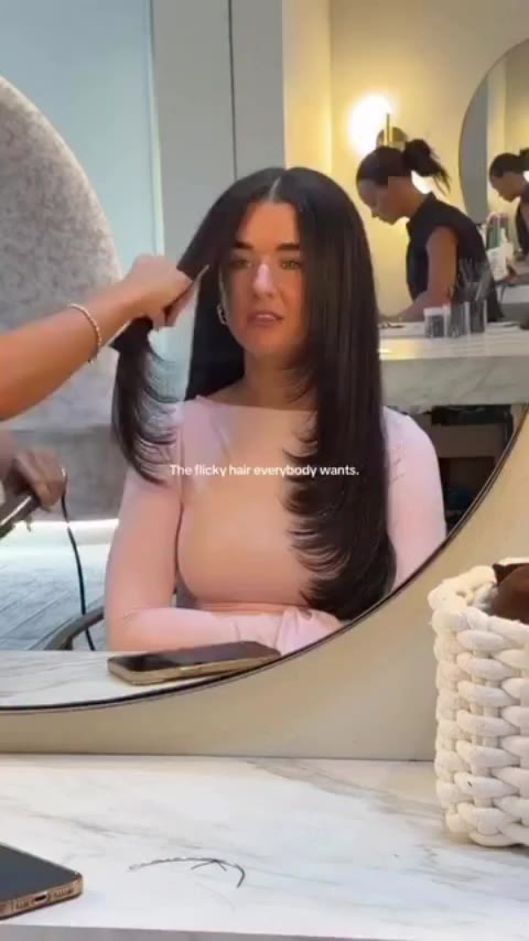 @jessicathompsonhair.oneoak giving the ultimate hair flicks with our infrared…