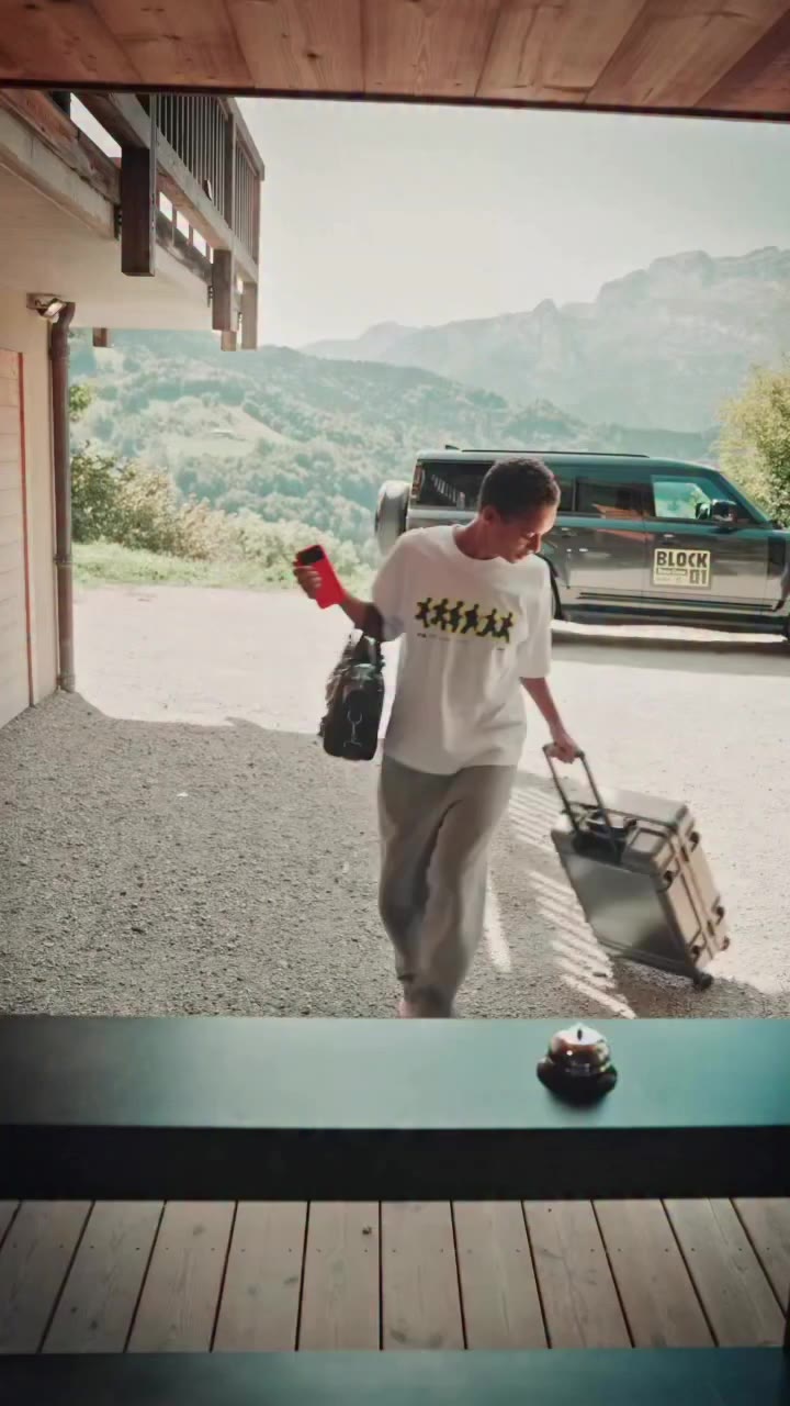 CHECKING IN📍 Our @hoka_eu Block 01 Race Crew touch down in Lake Annecy for…