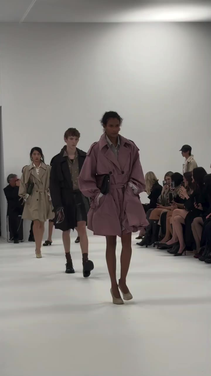 @burberry loosens up for Summer 2027. Daniel Lee brings in Celia Birtwell’s…