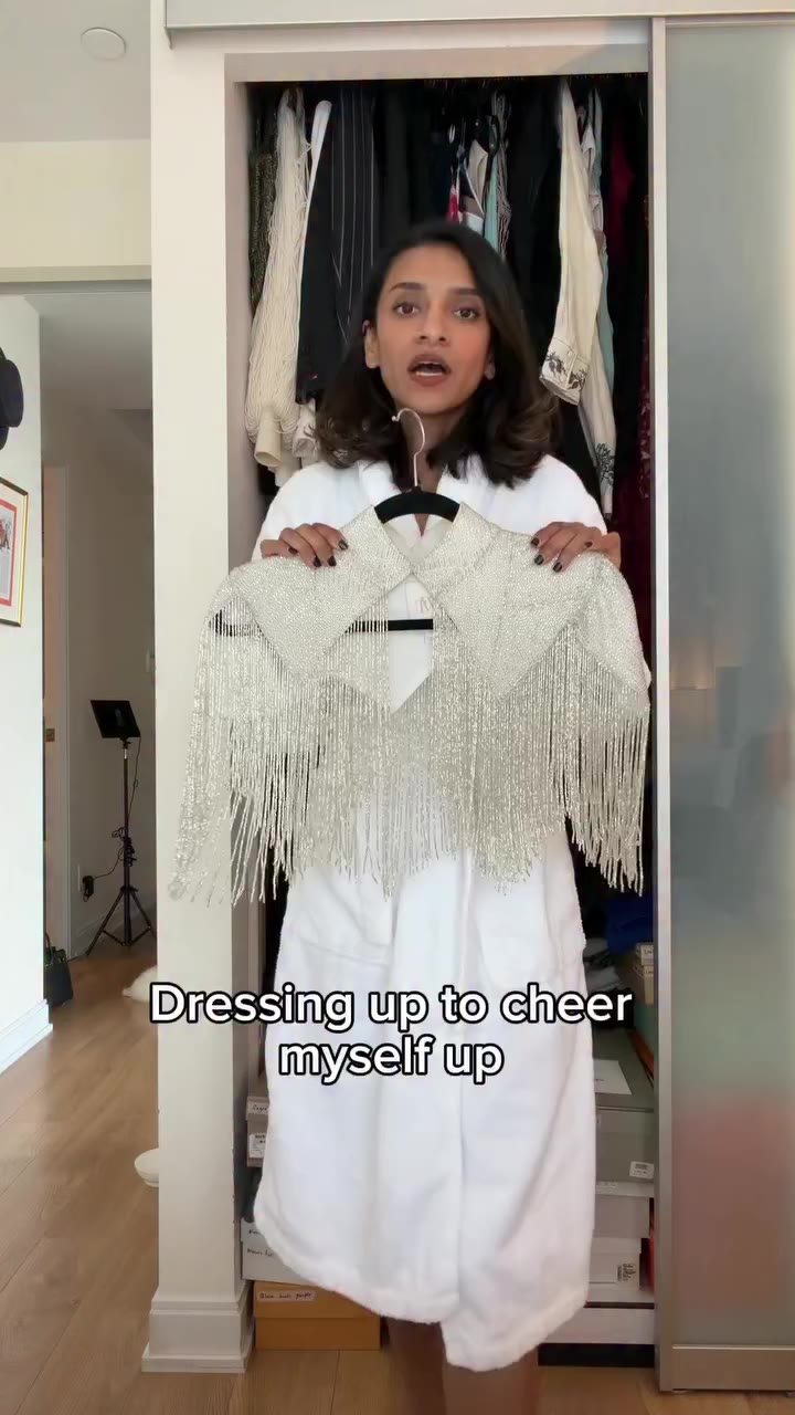 The power of clothes! It’s a real thing. #ootd #grwm #whatiwore #perfume