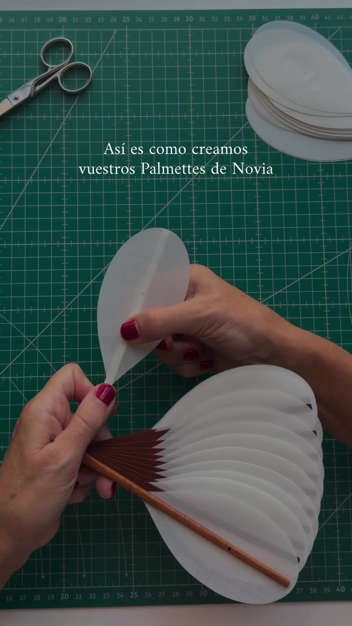 Un proceso artesanal, lento y minucioso que da lugar a Palmette Narcisse🤍 Un…
