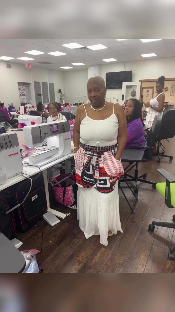 I just love my apron I made using my Sewror “CoCo” Apron pattern at the…