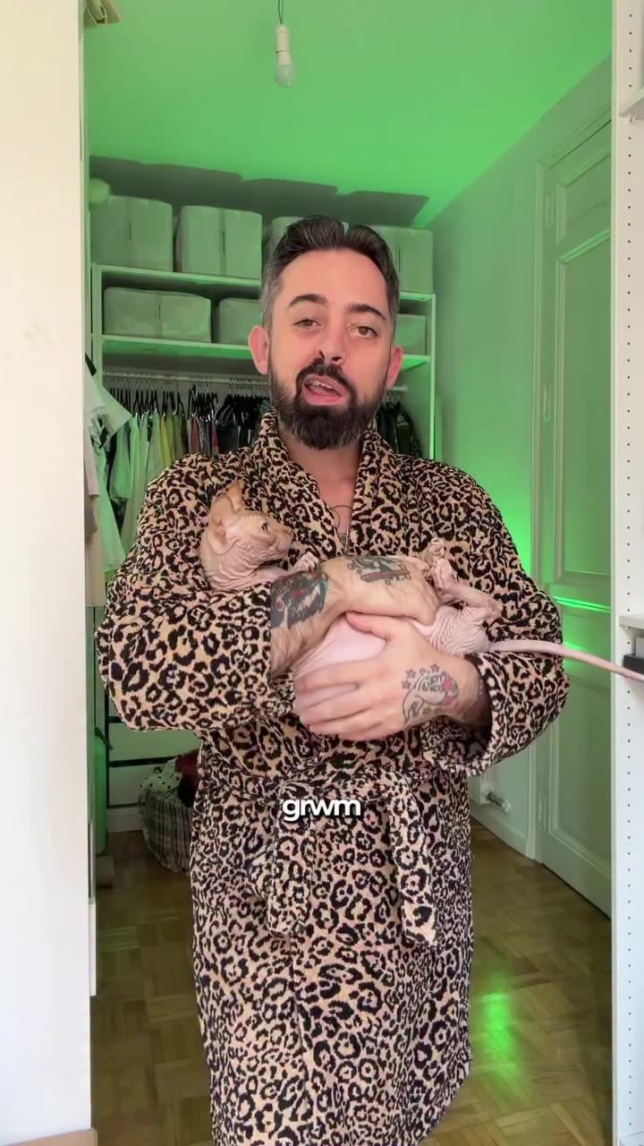 este finde mi mujercita me invitó a ver a Shakira y yo tenía que vestirme a la…
