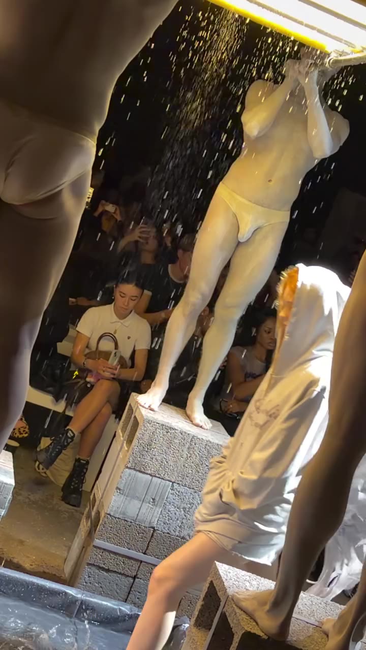 ☆ @lizakeane_ was my grand finale of @londonfashionweek SS27!!! It wasn’t…