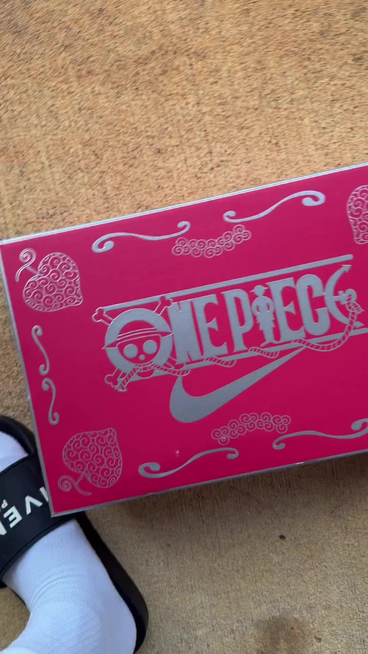 WHATS YOUR THOUGHTS ON THIS ONE PIECE OPE OPE AIR MAX PLUS COLLAB? 🤔🤔 #nike…