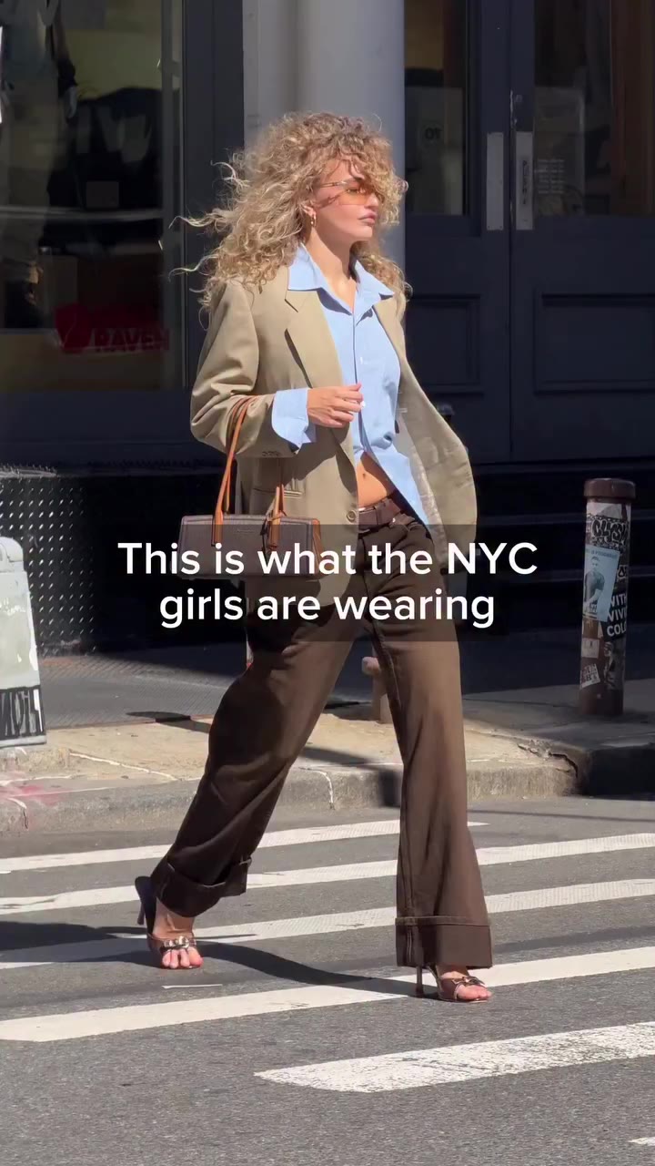 We can spot a @michaelkors bag from a mile away 😍 #mkpartner #ootd #nyc…