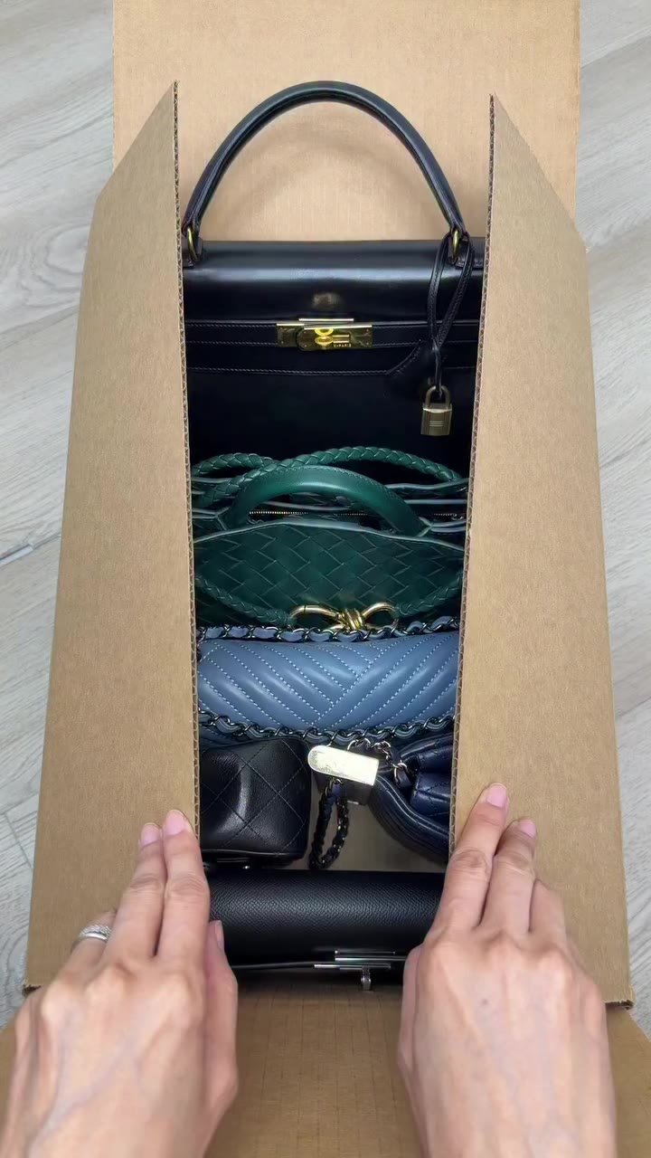A whole lotta handbag happiness ✨