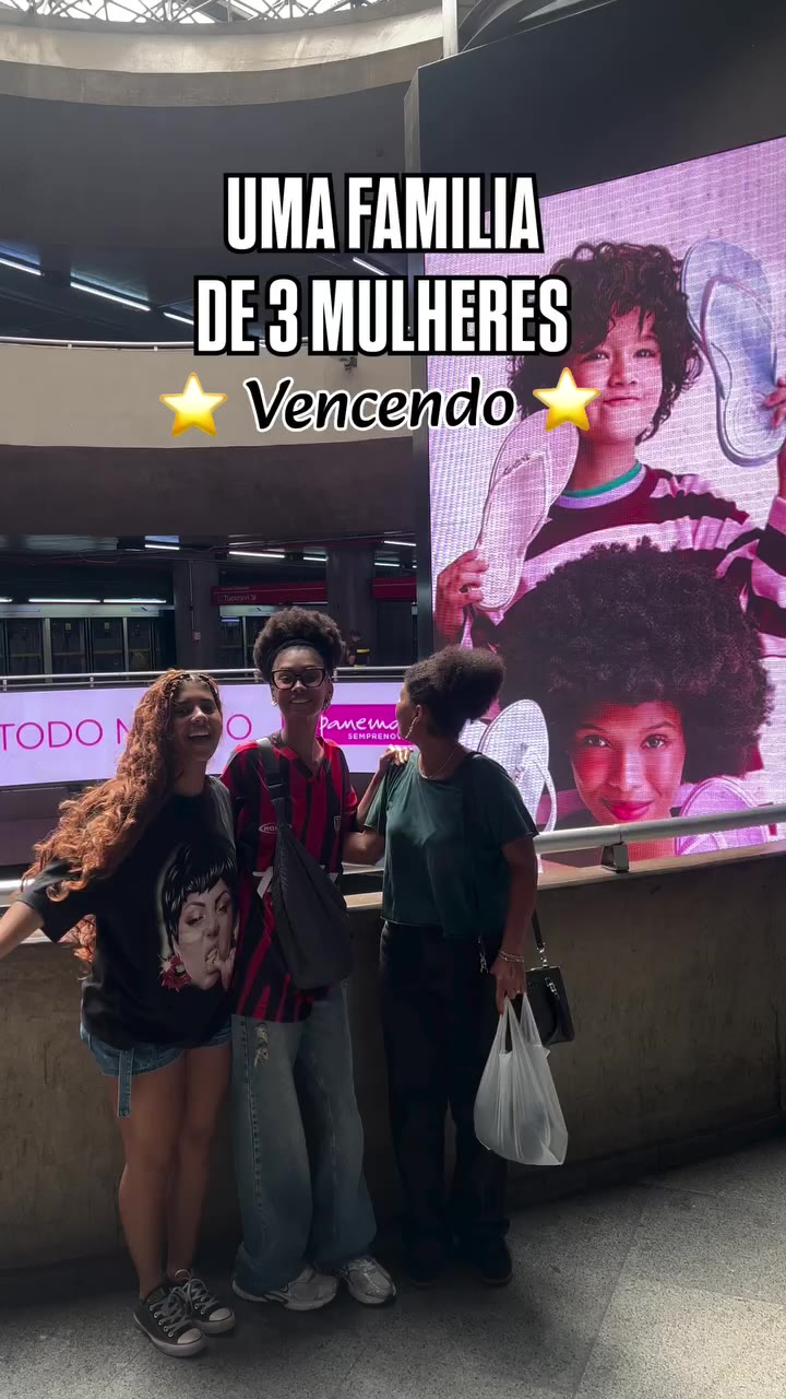 Uma mãe solo, duas filhas e todas empreendedoras. AMÉM 😭❤️🥰