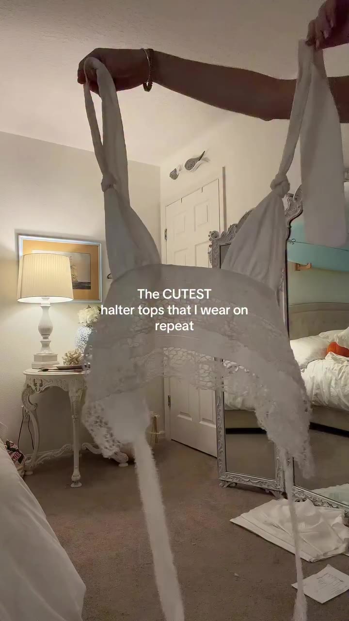 Still wearing white after labor day over here 🤍🧺🐚