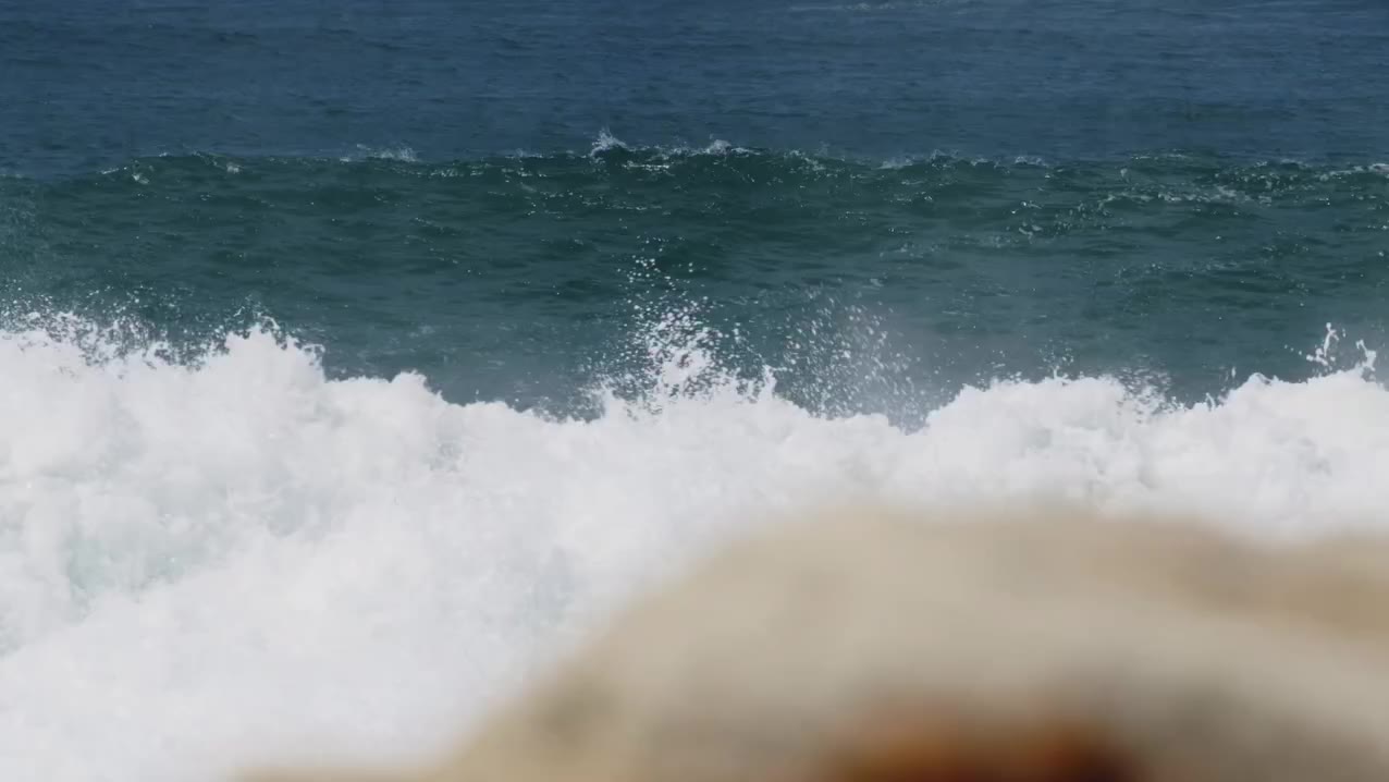 @laurietowner - @dylanshapes with needessentials handfoil’d fins. 📹 @harrydott