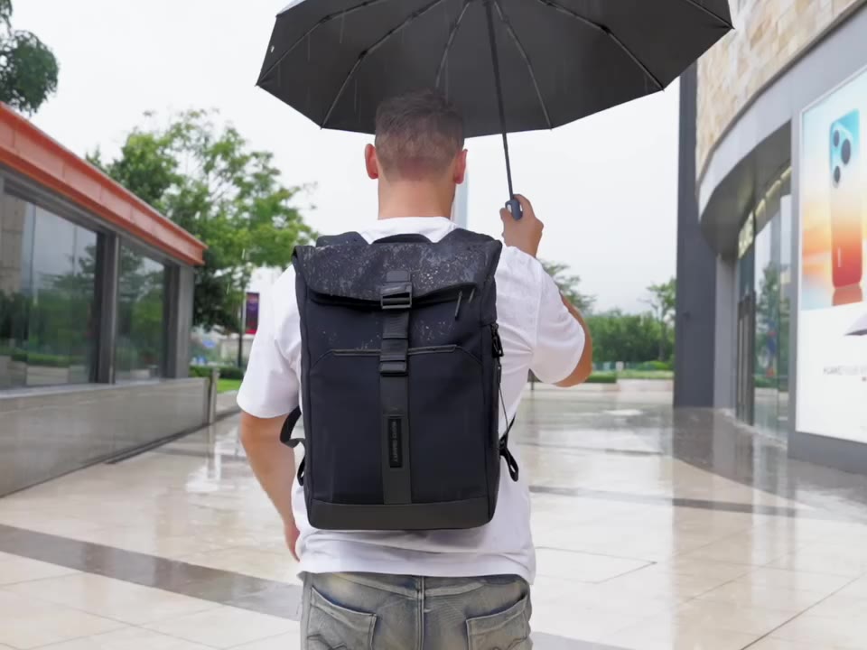Made for the daily commute. From the train platform to the office, the Herman…