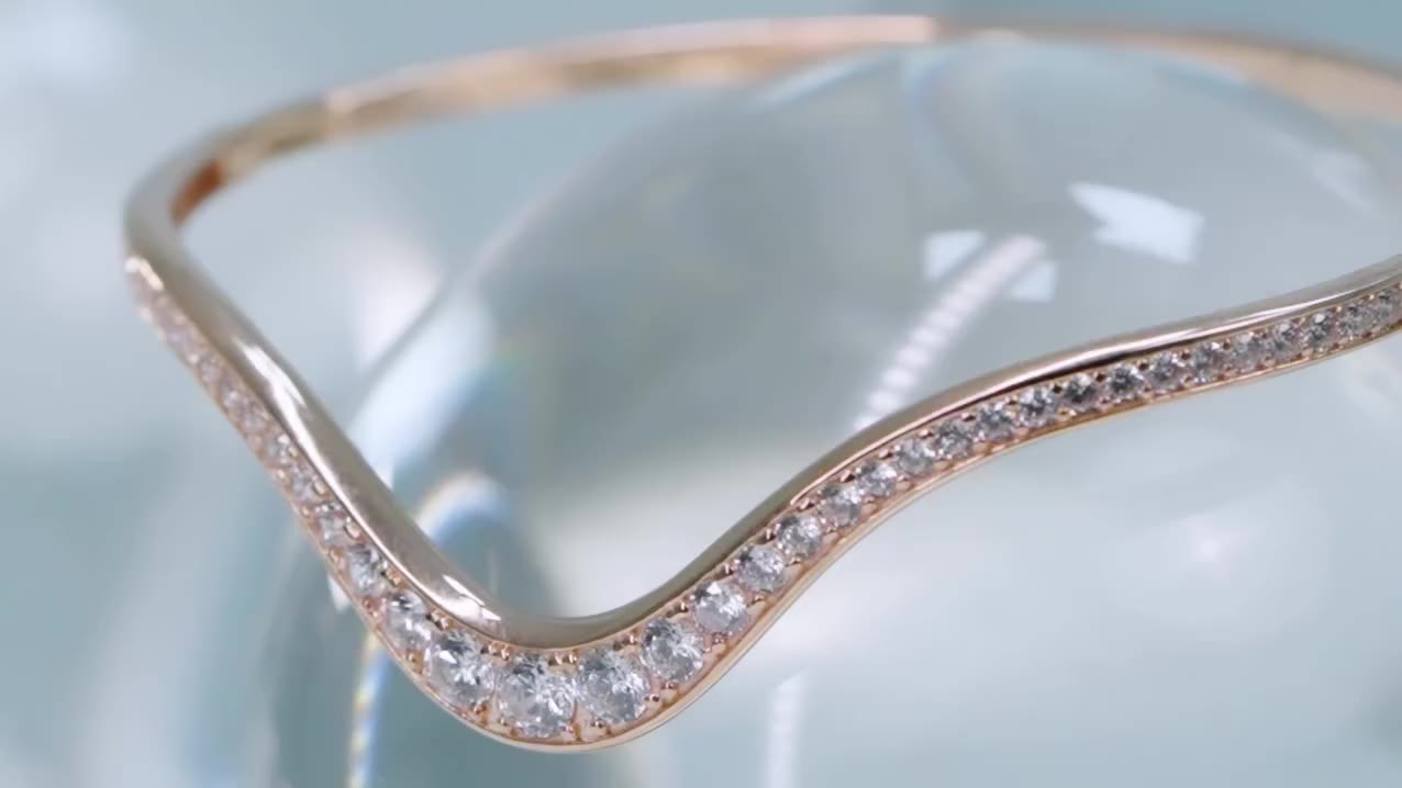 POV: Kamu nemuin matching set paling perfect. 🥺🤍 Perpaduan bangle sama…