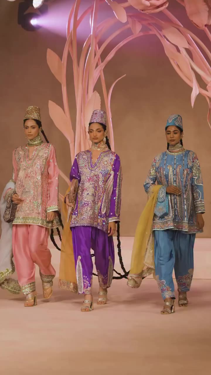 𝗣𝗥𝗜𝗬𝗔𝗦𝗜 | 𝗖𝗢𝗨𝗧𝗨𝗥𝗘 𝟮𝟬𝟮𝟲 Ashwina wears ‘𝗛𝗲𝗲𝗿’ in purple…