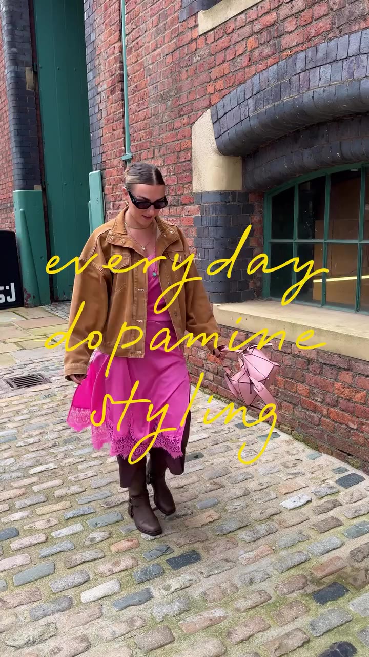 Everyday dopamine styling 🤎💕🍁 The colour combination that keeps on giving…