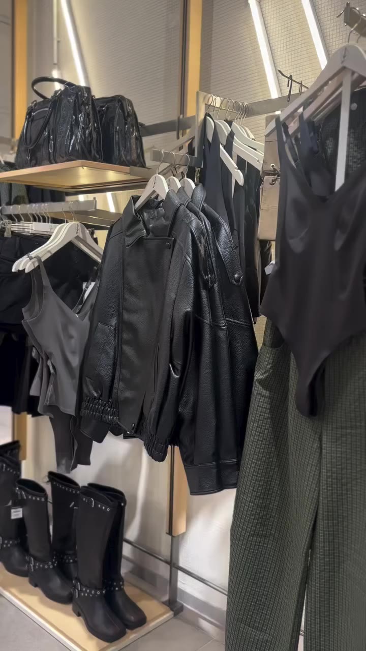 City stroll🚦Discover more at Stradivarius stores. #stradilooks