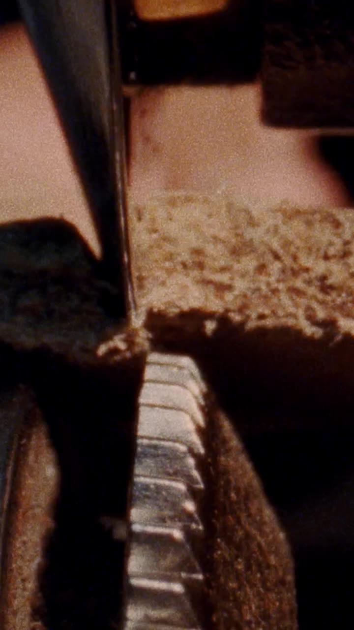 The A-Z of Timberland「一文字ひと文字に、物語がある。」 C is for Craftsmanship (動) 技術と情熱を注ぎ、…